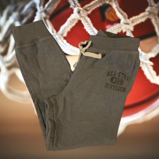 Looking to dominate the court, experience unbeatable comfort and performance with these PLACE sweatpants
