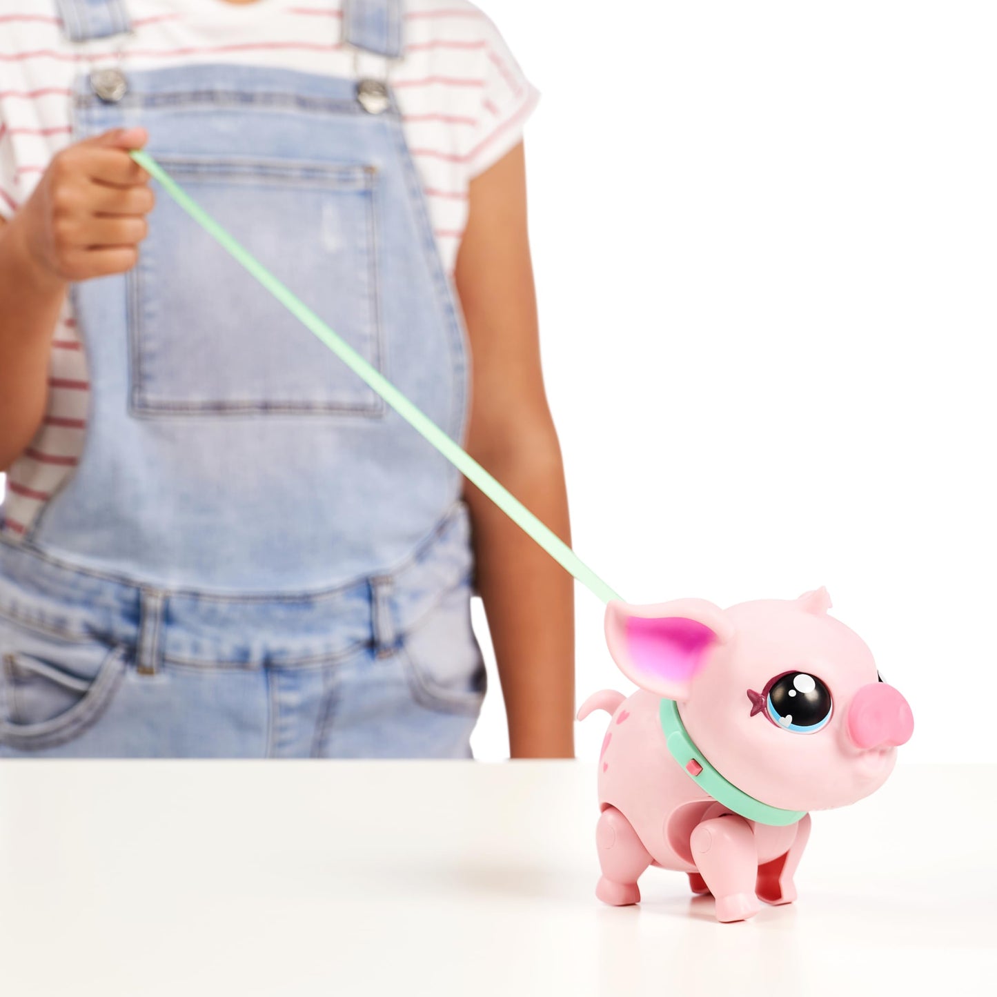 Welcome to the adorable world of Little Live Pets! Meet Piggly, the softest and most lovable pet pig