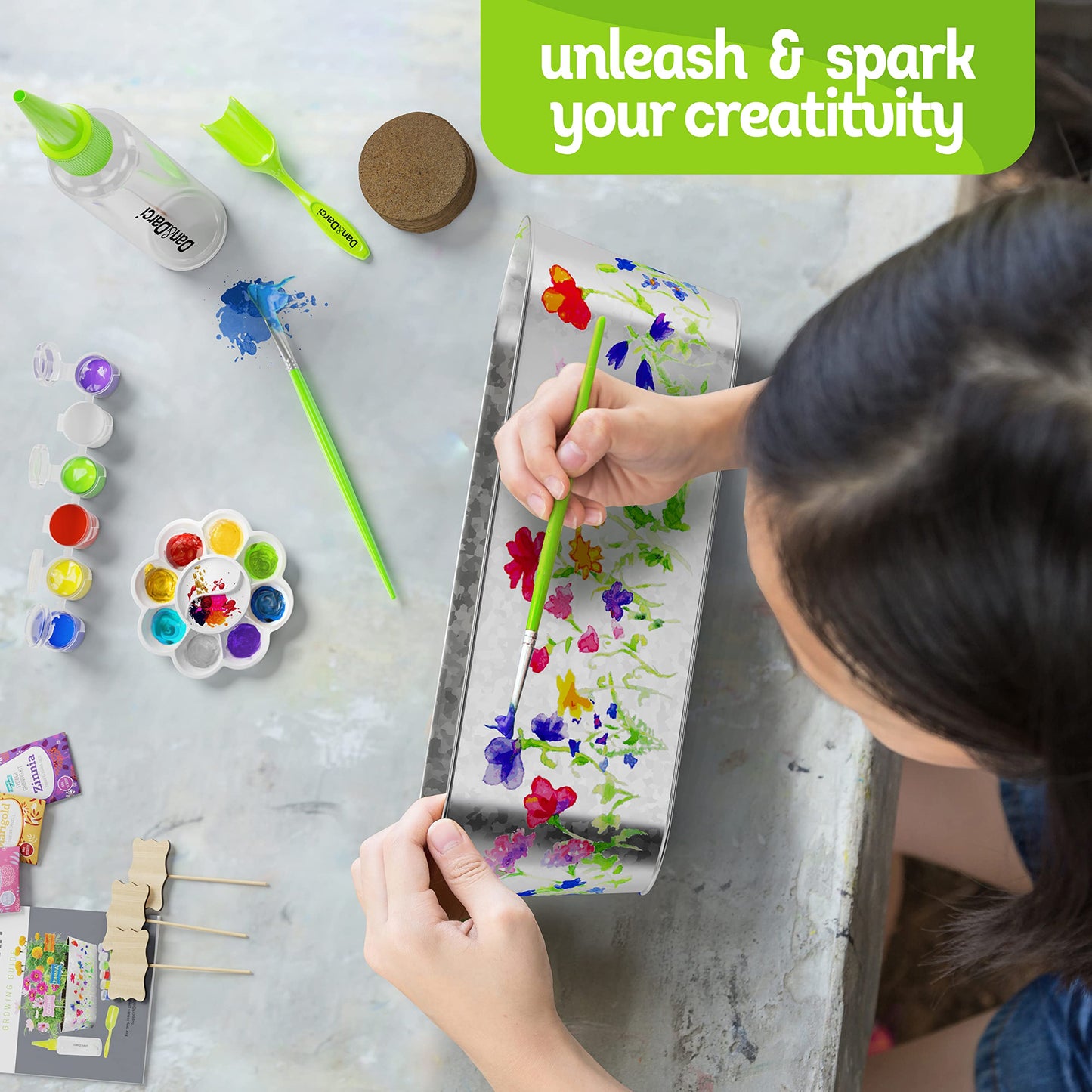 Get creative with your gardening skills and produce a beautiful result with this all-in-one flower growing kit