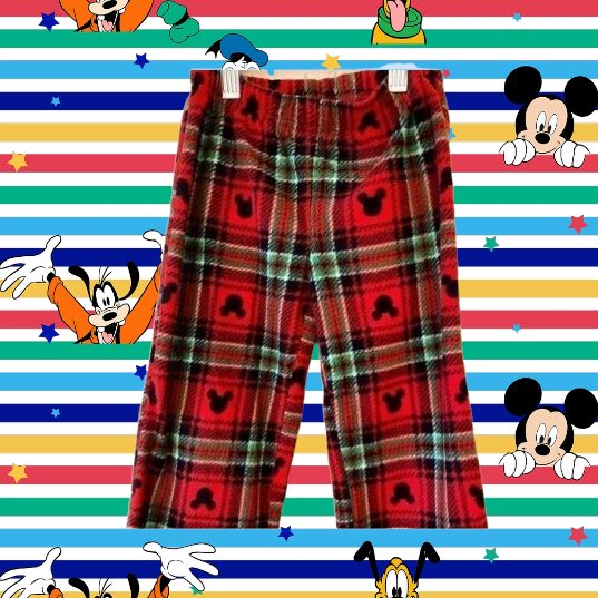Enjoy the ultimate in comfort and style with these Disney decorative pajama bottoms for girls