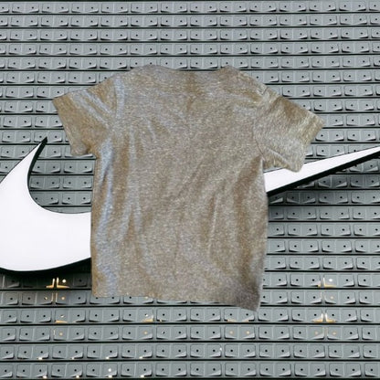 With a comfortable design and breathable fabric, this Nike graphic tee is the perfect choice for your toddler's playtime, school and summer fun