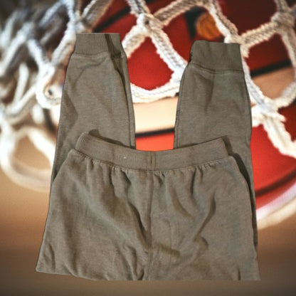 Looking to dominate the court, experience unbeatable comfort and performance with these PLACE sweatpants