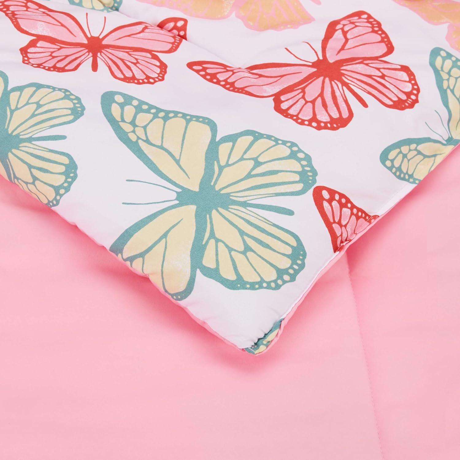 The Butterfly Friends print adds a charming touch to any child's bedroom, 5 pcs