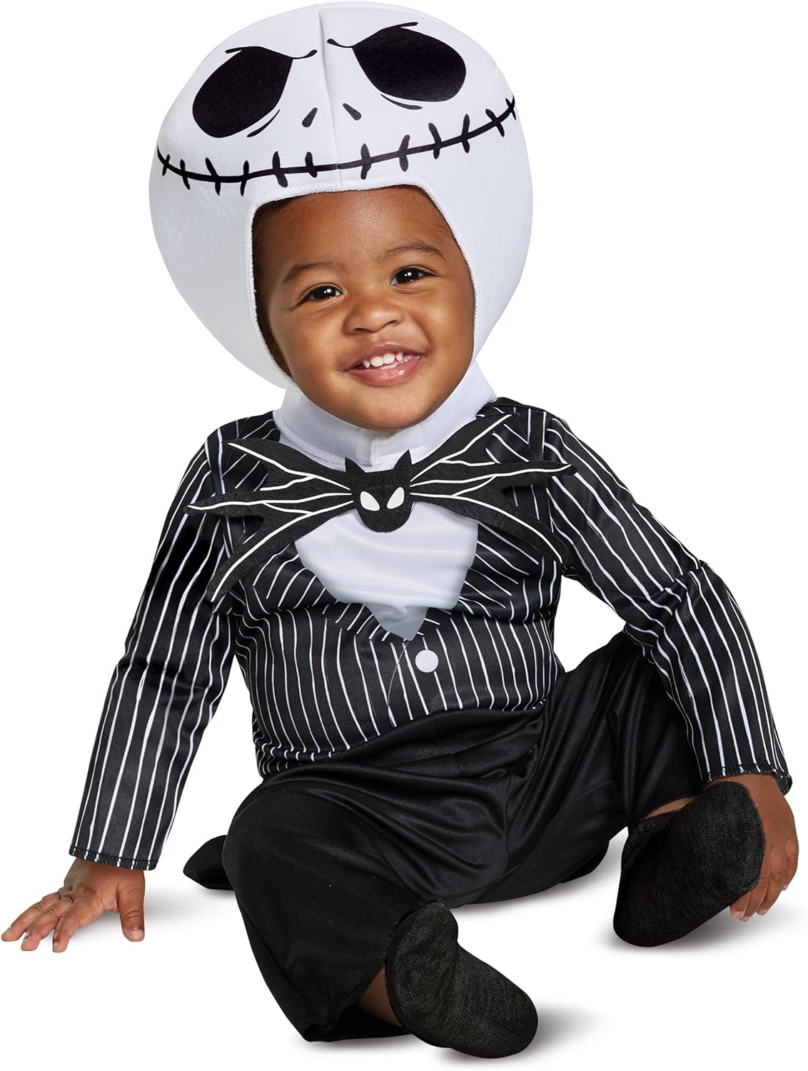 This Disney costume set comes with a jumpsuit featuring detachable headwear and bow