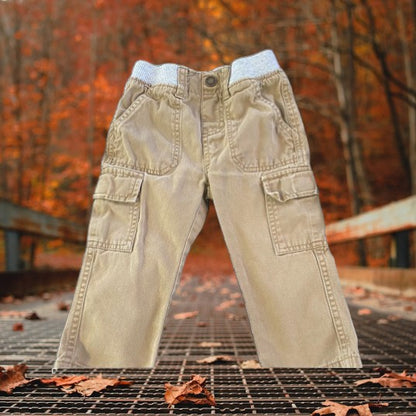 Dress your little one in comfort and style with these pull up cargo pants