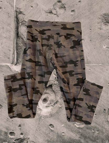 Get wild and stylish with these comfortable girl's leggings