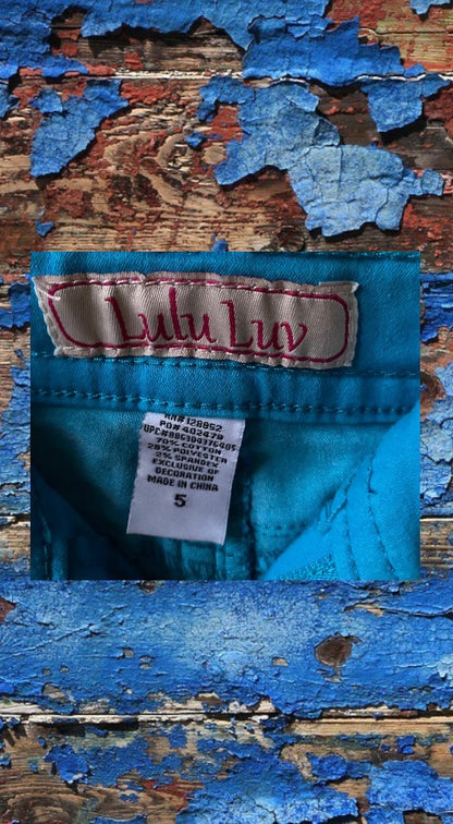 The Lulu Luv Sequin Jeans for girls feature a convenient pull up design and stylish rhinestone buttons