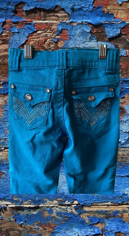 The Lulu Luv Sequin Jeans for girls feature a convenient pull up design and stylish rhinestone buttons