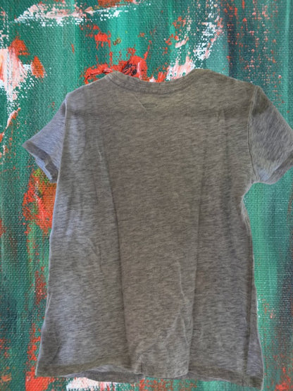 Old Navy little girl's cotton graphic tee has an eye-catching design that is both colorful and cute