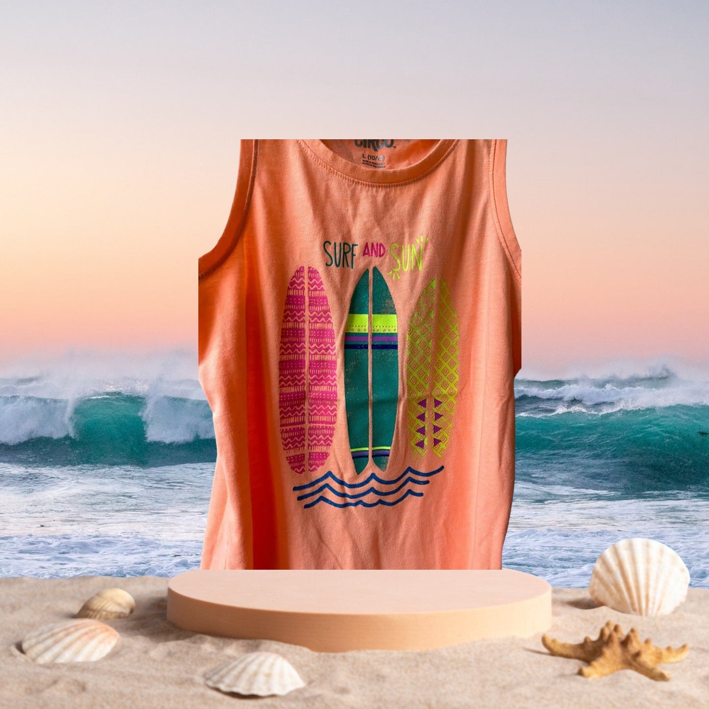 Enjoy the summer in this surf and sun graphic tee