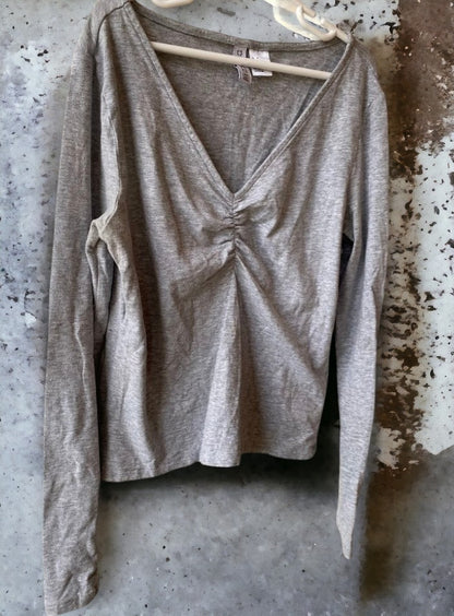 H&M Divided V-Neck Ruched Top (Junior)