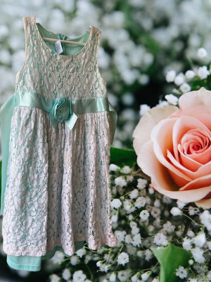 This Jessica Ann floral lace dress is the perfect choice for your little girl's next special occasion