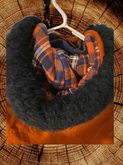 Boy's plaid coat with hood and stylish plaid lining