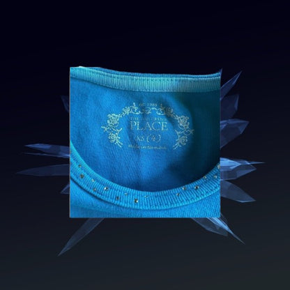 The Children’s Place sequin pull over top is a stylish and versatile addition to any girl's wardrobe