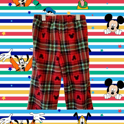 Enjoy the ultimate in comfort and style with these Disney decorative pajama bottoms for girls