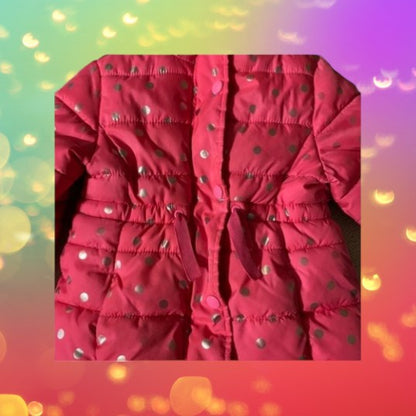 Member’s Mark cozy puffer winter coat features a secure zipper, snap closure and serpa lining