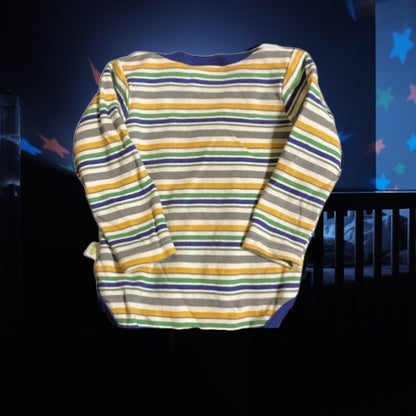 Dress up your baby in style with this high-quality Duck Duck Goose cotton onesie featuring a colorful stripe and cute giraffe appliqué design