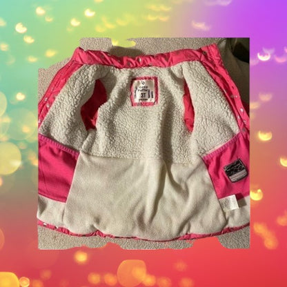 Member’s Mark cozy puffer winter coat features a secure zipper, snap closure and serpa lining